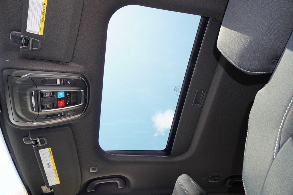 new 2025 Jeep Grand Cherokee car, priced at $35,796