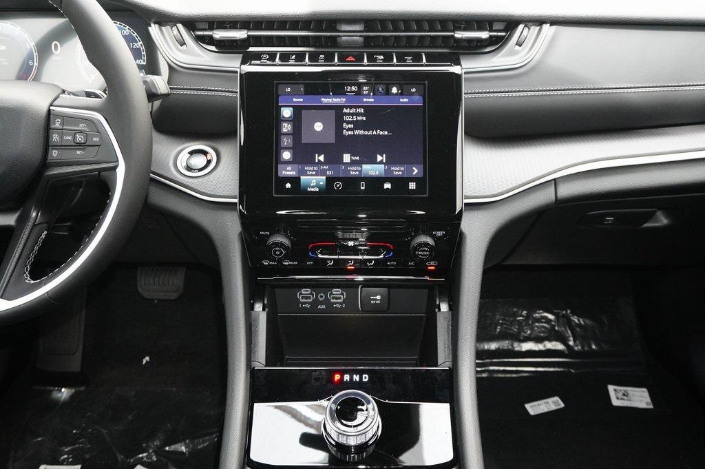 new 2025 Jeep Grand Cherokee car, priced at $35,796