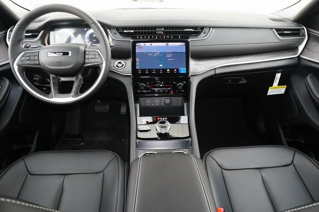 new 2025 Jeep Grand Cherokee L car, priced at $49,916