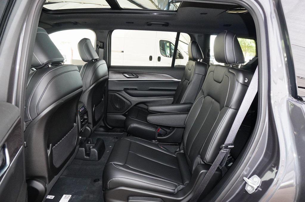 new 2025 Jeep Grand Cherokee L car, priced at $49,916