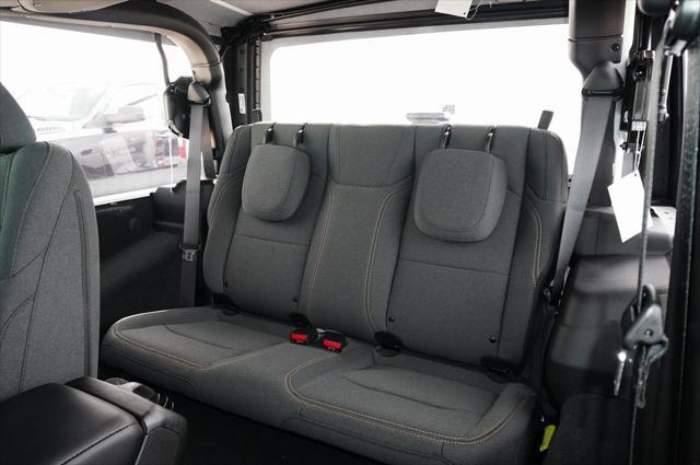new 2025 Jeep Wrangler car, priced at $32,334