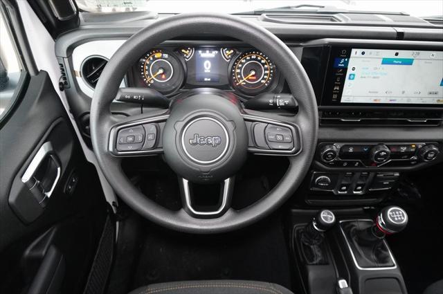 new 2025 Jeep Wrangler car, priced at $32,334