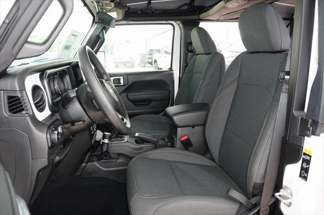 new 2025 Jeep Wrangler car, priced at $32,334