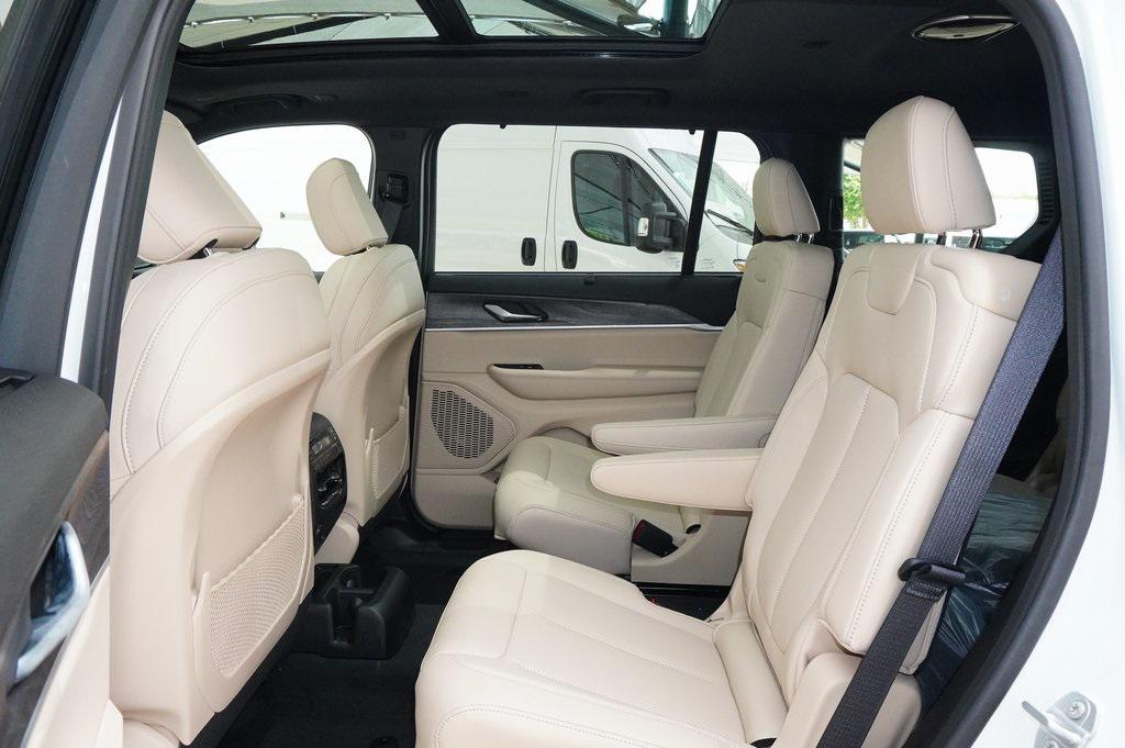 new 2025 Jeep Grand Cherokee L car, priced at $47,572