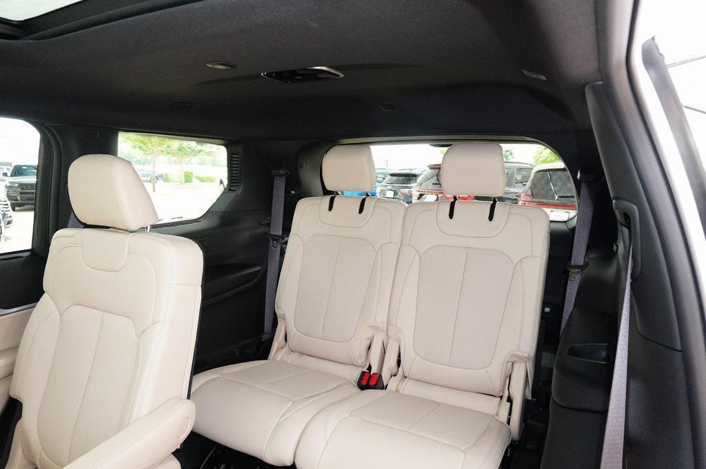 new 2025 Jeep Grand Cherokee L car, priced at $47,572