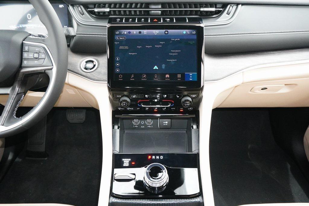 new 2025 Jeep Grand Cherokee L car, priced at $47,572