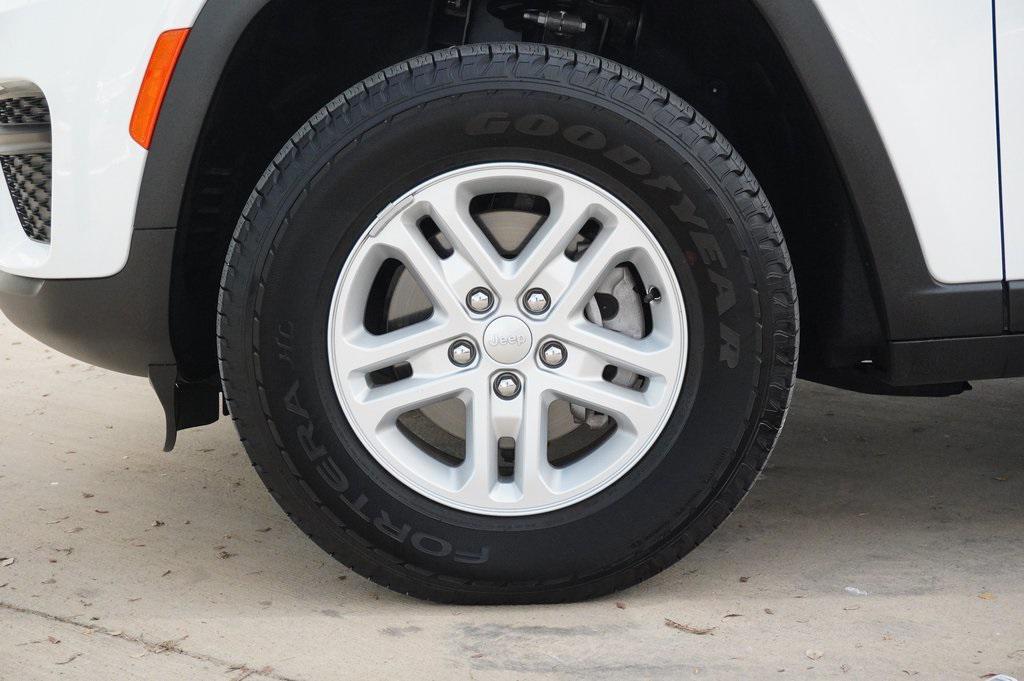 used 2024 Jeep Grand Cherokee car, priced at $29,999