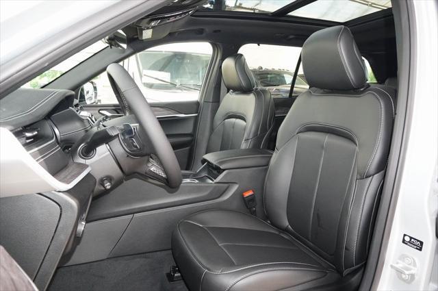 new 2025 Jeep Grand Cherokee car, priced at $44,989