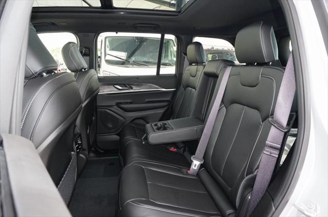new 2025 Jeep Grand Cherokee car, priced at $44,989