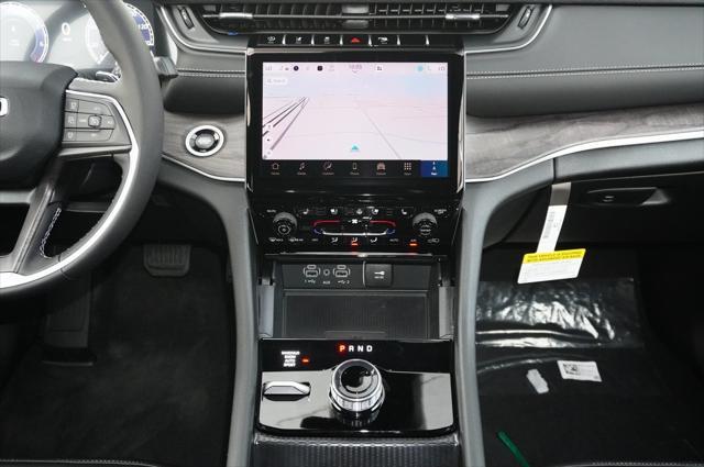 new 2025 Jeep Grand Cherokee car, priced at $44,989