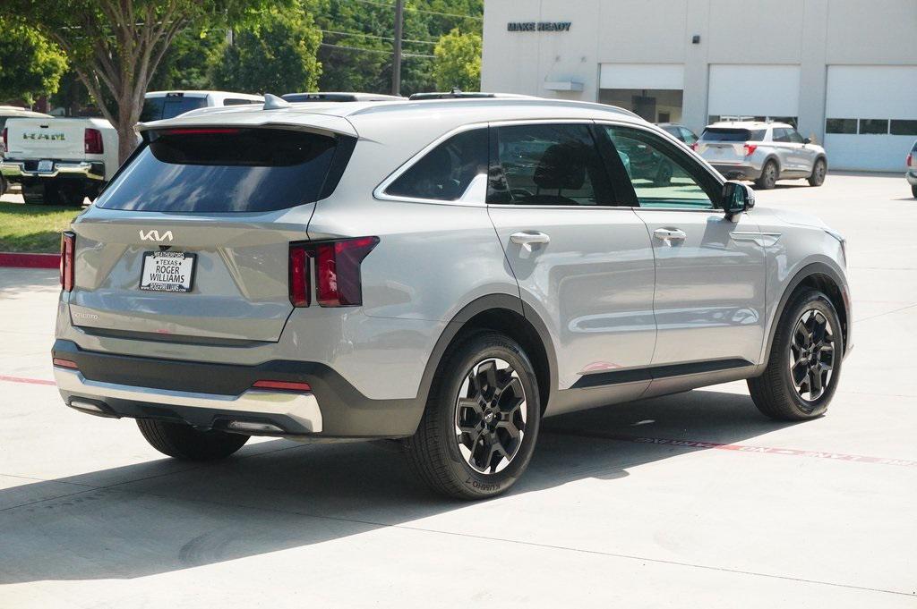 used 2025 Kia Sorento car, priced at $31,999