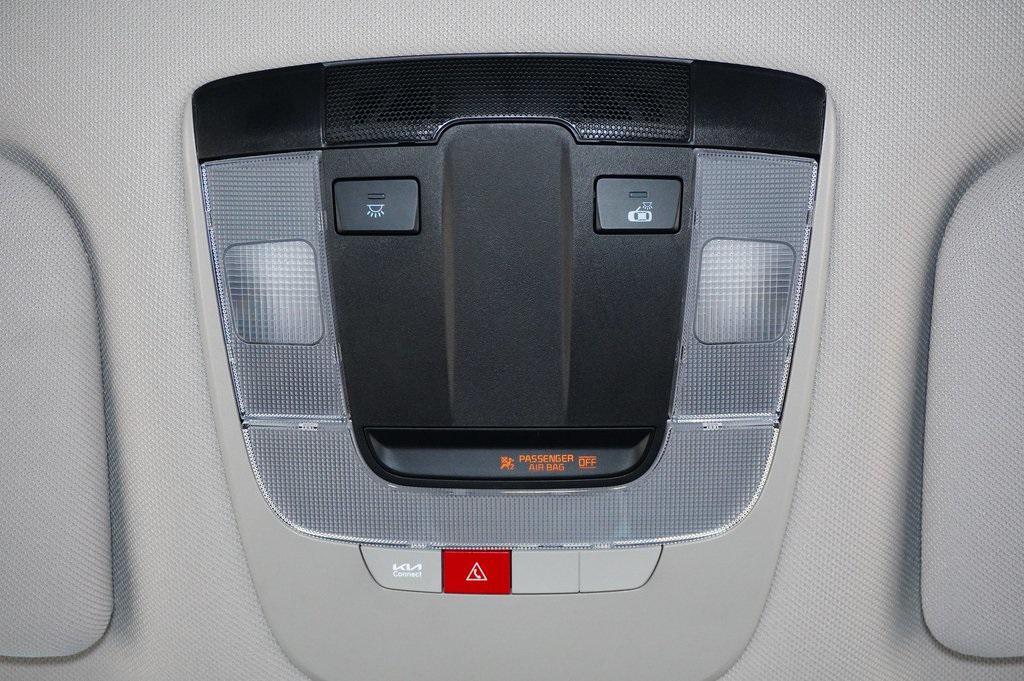 used 2025 Kia Sorento car, priced at $31,999