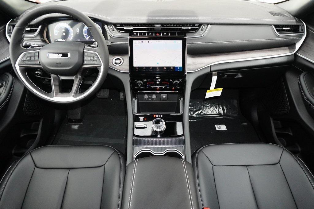 new 2025 Jeep Grand Cherokee car, priced at $43,449