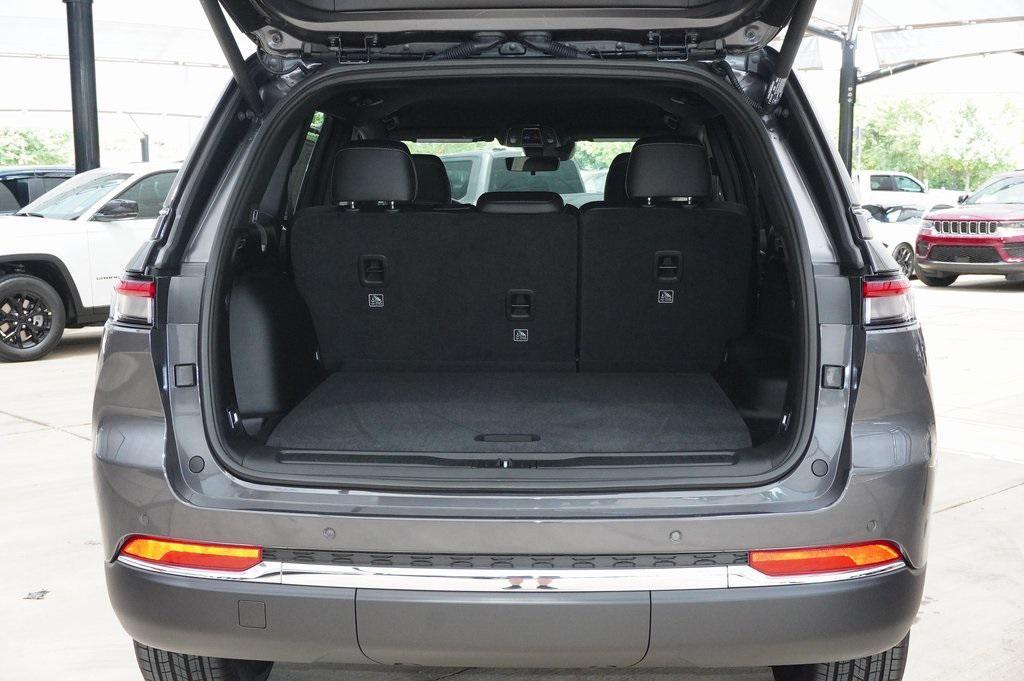 new 2025 Jeep Grand Cherokee car, priced at $43,449