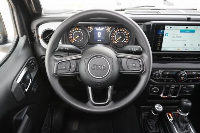 new 2025 Jeep Gladiator car, priced at $41,532