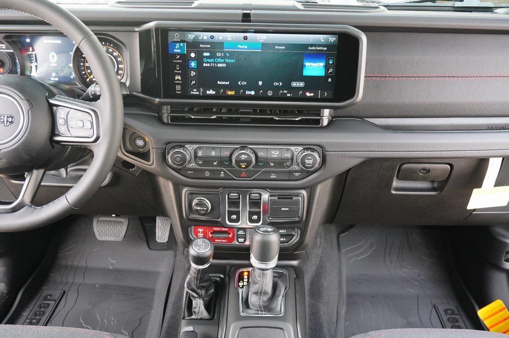 new 2025 Jeep Wrangler car, priced at $48,857