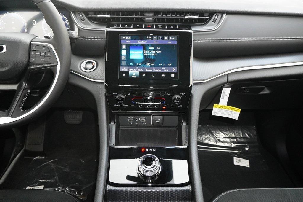 new 2025 Jeep Grand Cherokee car, priced at $39,316