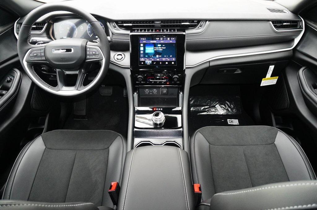 new 2025 Jeep Grand Cherokee L car, priced at $40,116