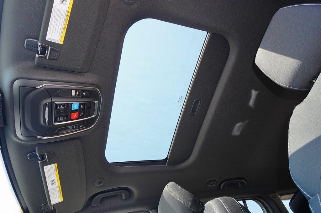 new 2025 Jeep Grand Cherokee car, priced at $38,303