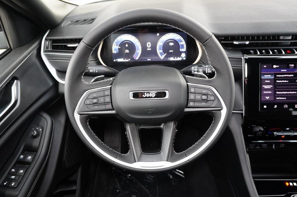 new 2025 Jeep Grand Cherokee car, priced at $38,303