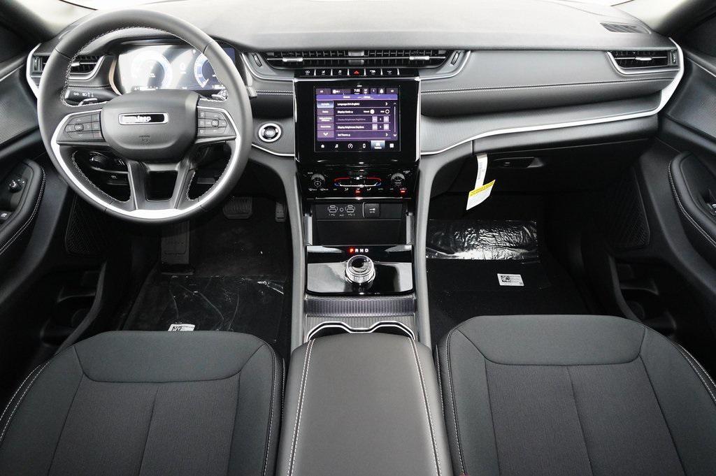new 2025 Jeep Grand Cherokee car, priced at $38,303