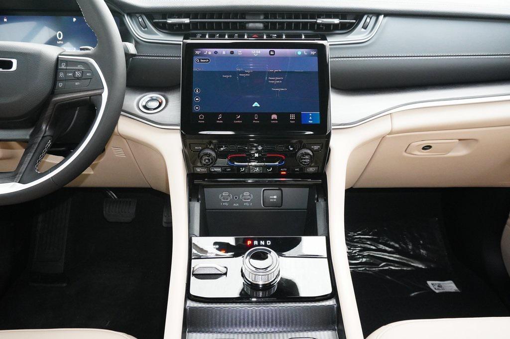 new 2025 Jeep Grand Cherokee L car, priced at $43,877