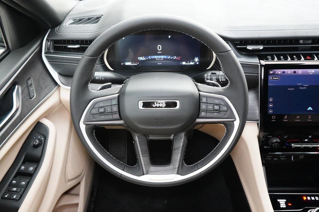 new 2025 Jeep Grand Cherokee L car, priced at $43,877
