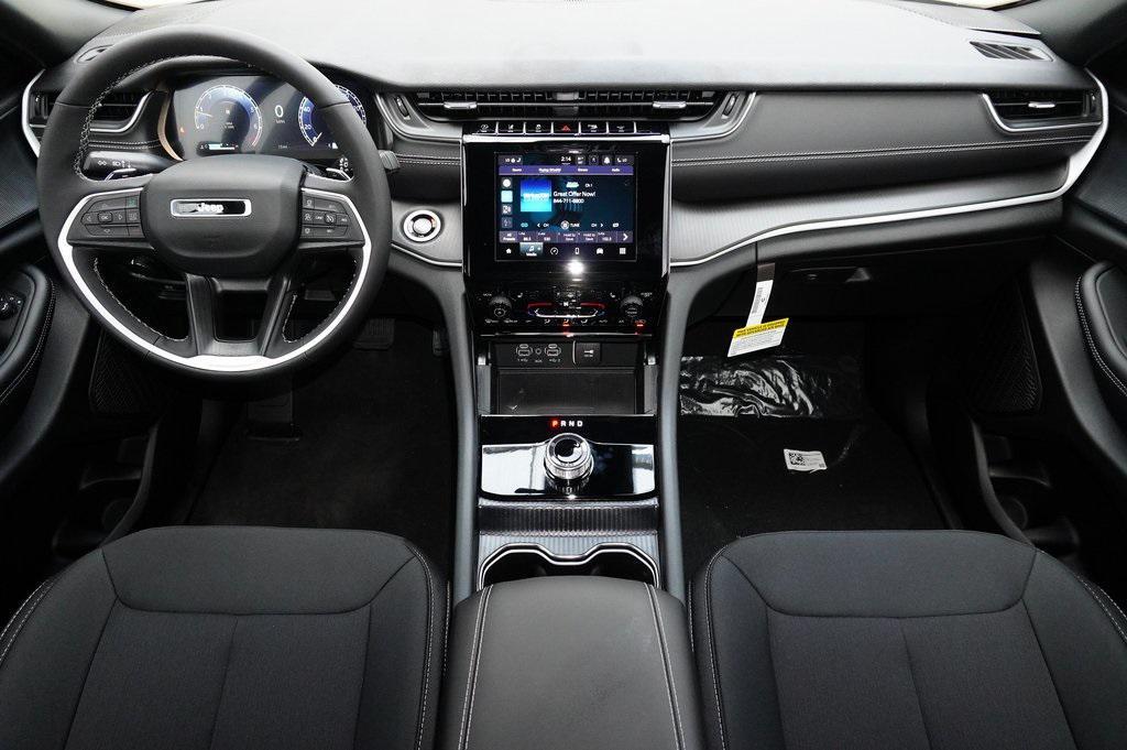 new 2025 Jeep Grand Cherokee car, priced at $36,437