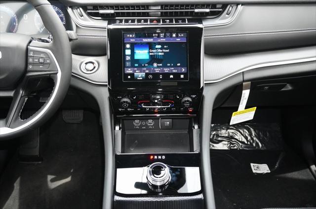 new 2025 Jeep Grand Cherokee car, priced at $37,297