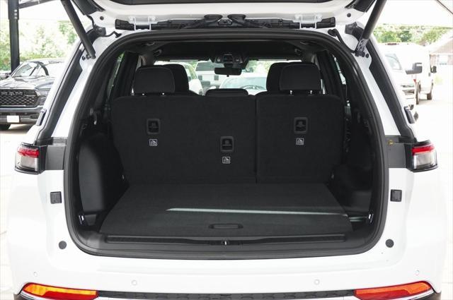 new 2025 Jeep Grand Cherokee car, priced at $37,297