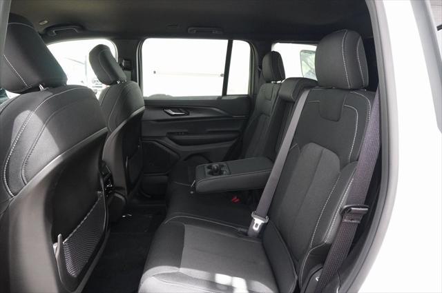 new 2025 Jeep Grand Cherokee car, priced at $37,297