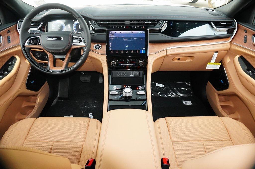 new 2025 Jeep Grand Cherokee car, priced at $58,973