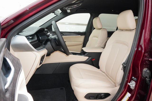 new 2025 Jeep Grand Cherokee car, priced at $41,673
