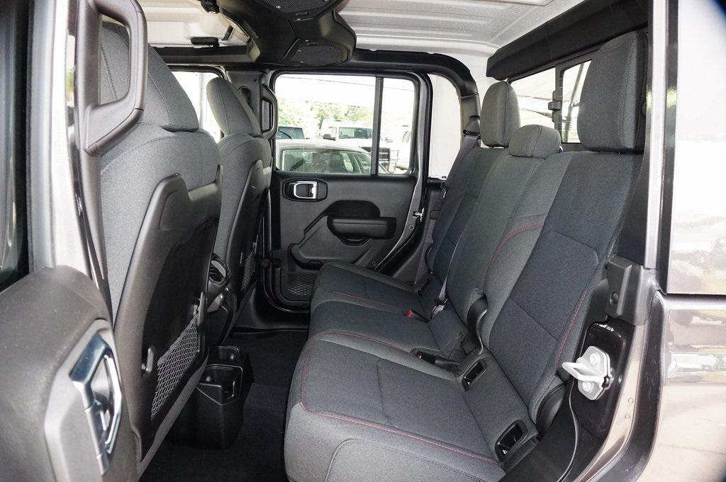 new 2025 Jeep Gladiator car, priced at $48,528