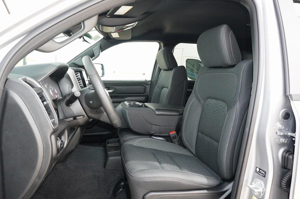 new 2025 Ram 1500 car, priced at $43,582