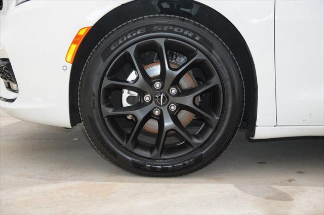 used 2024 Chrysler Pacifica car, priced at $39,999