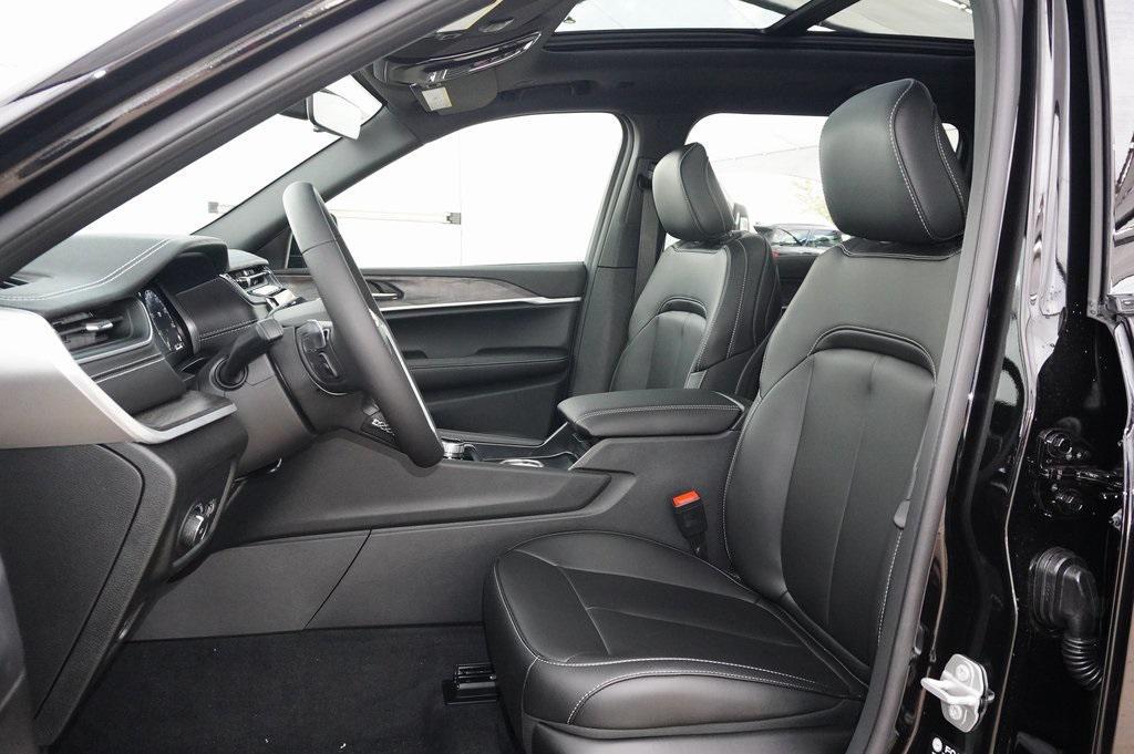 new 2025 Jeep Grand Cherokee L car, priced at $49,916