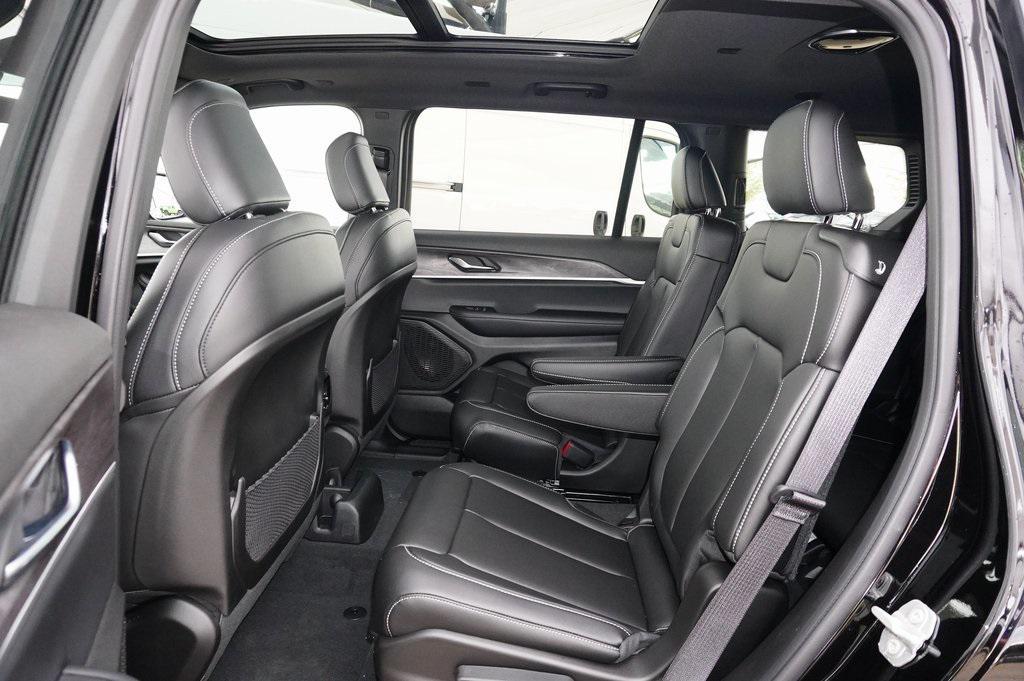 new 2025 Jeep Grand Cherokee L car, priced at $49,916