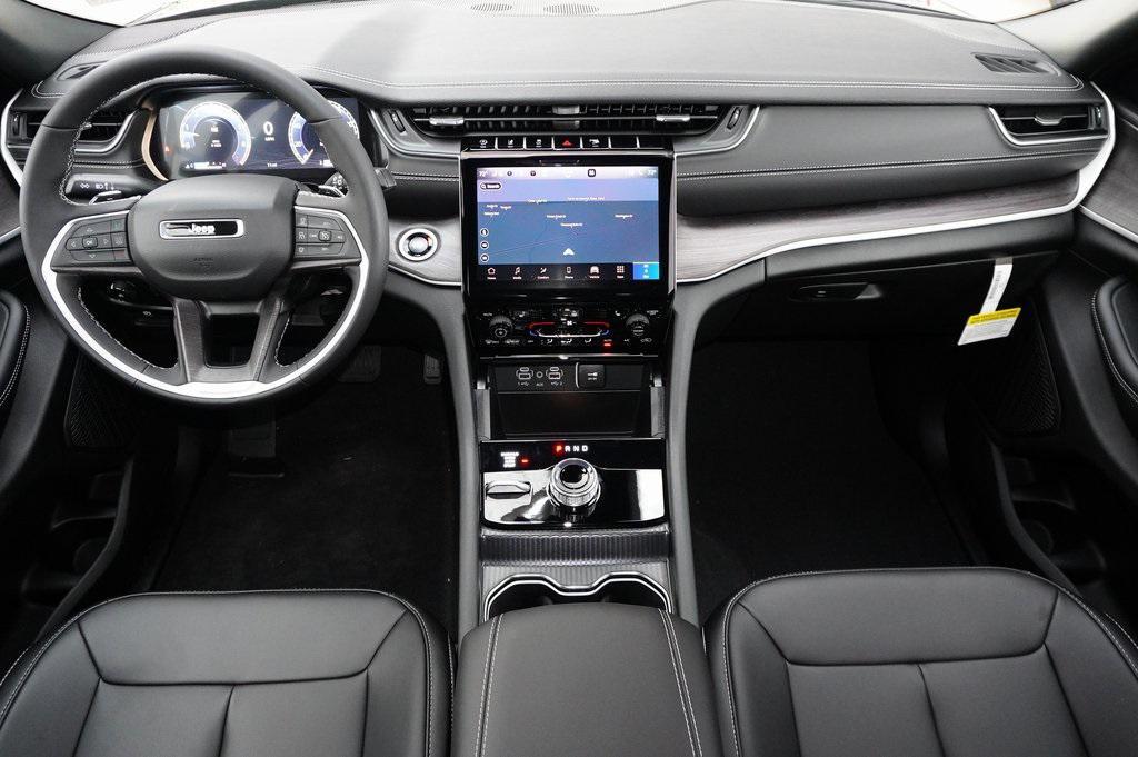 new 2025 Jeep Grand Cherokee L car, priced at $49,916