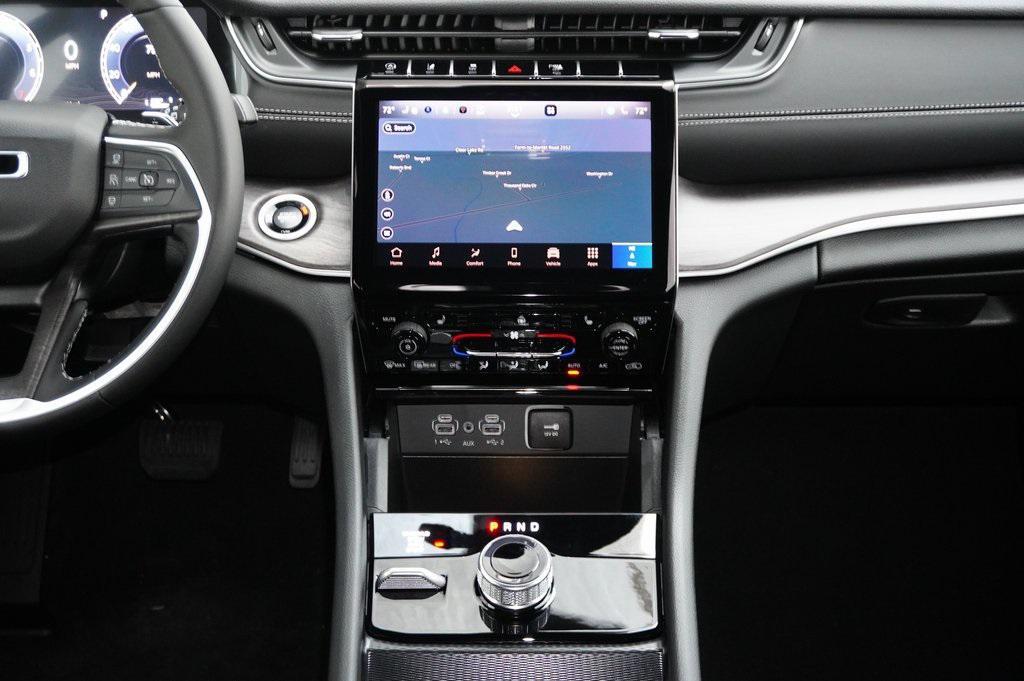 new 2025 Jeep Grand Cherokee L car, priced at $49,916