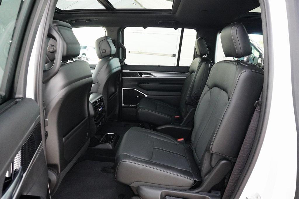 new 2025 Jeep Wagoneer car, priced at $75,868