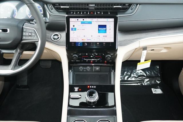 new 2025 Jeep Grand Cherokee car, priced at $44,471