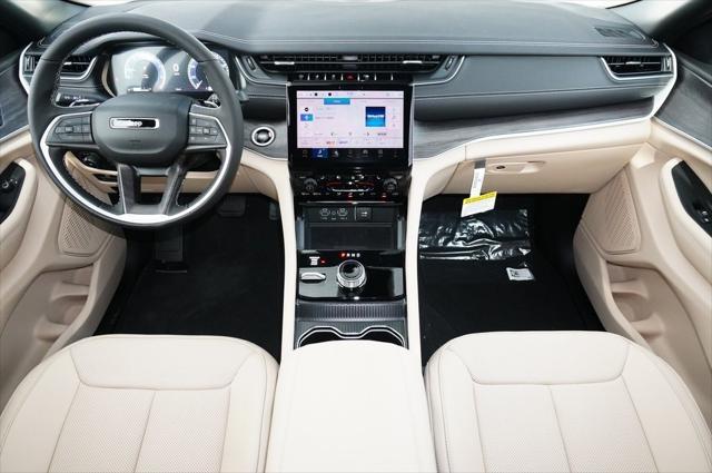 new 2025 Jeep Grand Cherokee car, priced at $44,471