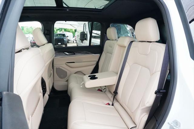 new 2025 Jeep Grand Cherokee car, priced at $44,471
