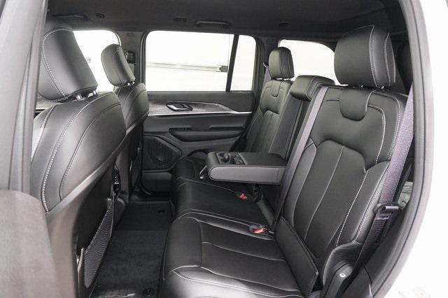 new 2025 Jeep Grand Cherokee car, priced at $42,323