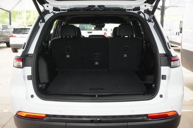 new 2025 Jeep Grand Cherokee car, priced at $42,323
