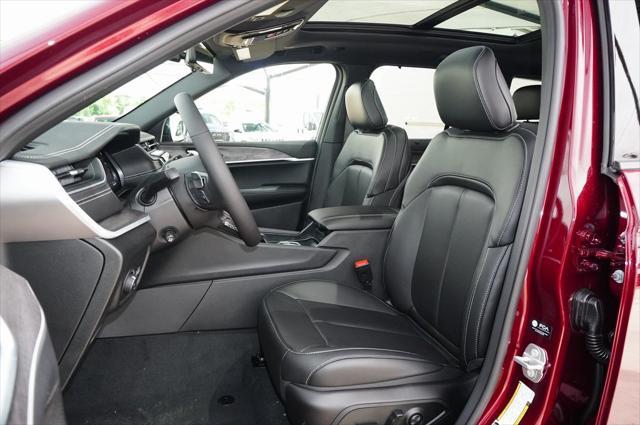new 2025 Jeep Grand Cherokee car, priced at $47,603