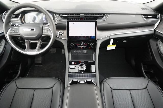 new 2025 Jeep Grand Cherokee car, priced at $47,603