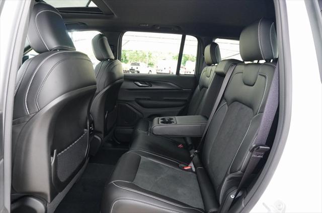 new 2025 Jeep Grand Cherokee car, priced at $40,488
