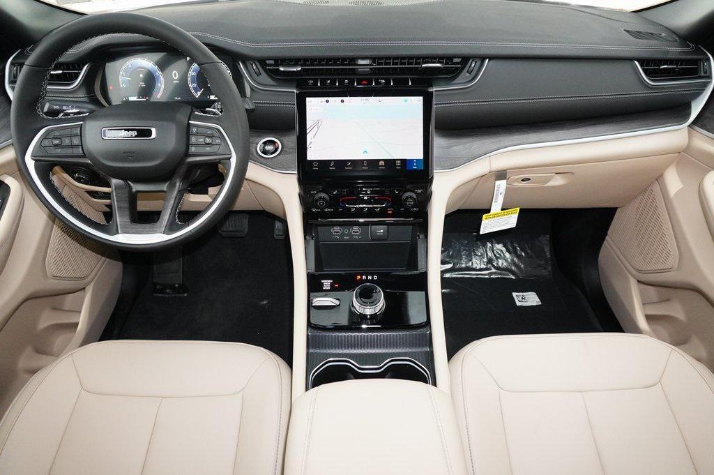 new 2025 Jeep Grand Cherokee car, priced at $40,968